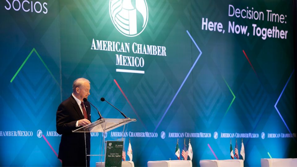 Embajador Ronald Johnson