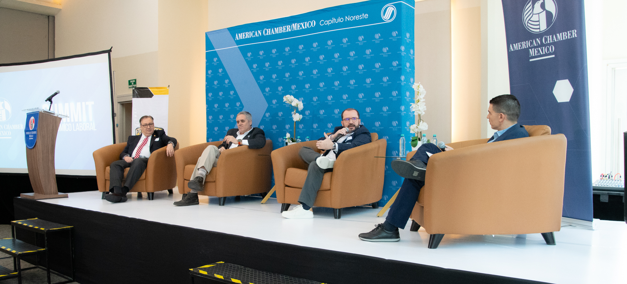 AMERICAN CHAMBER (2025-05-22) CONVERSATORIO ECONOMICO LABORAL, 43 AMERICO, FRANCISCO, ADRIAN, LUIS